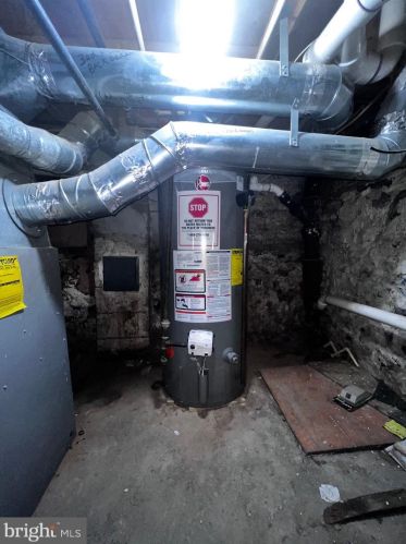 402 Adams St, Wilmington DE  19801-2017 exterior