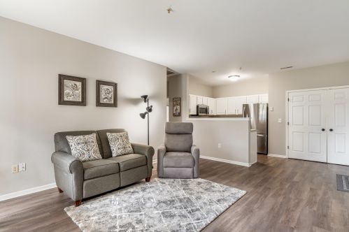 6672 102nd St, Kenosha, WI 53158-3384
