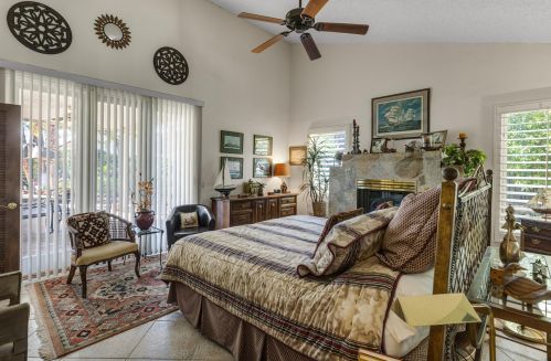 32 Lincoln Pl, Rancho Mirage CA  92270-1970 exterior