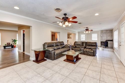 820 Boundary Ave, Deland FL 32720-3130 exterior