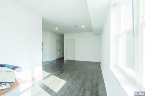 69 13 St, Newark NJ 07107-1108 exterior