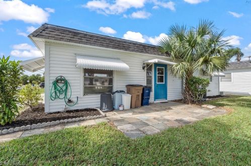 11 Tangerine Ct, Lehigh Acres, FL 33936-7216