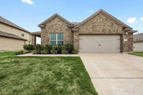 1565 Woodlands Dr, Uhland, TX 78640-2507