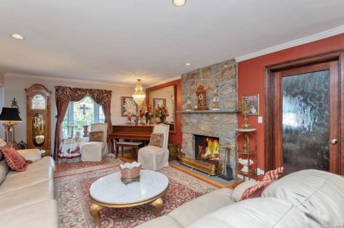 200 Bon Air Ave, New Rochelle, NY 10804-3101