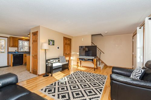 30 Porcupine Cir, Salem NH  03079-2868 exterior