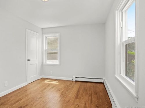 719 Queen St, Bridgeport CT  06606-3379 exterior