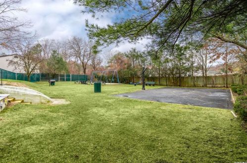 91 Richmond Blvd, Hauppauge NY  11779-3653 exterior