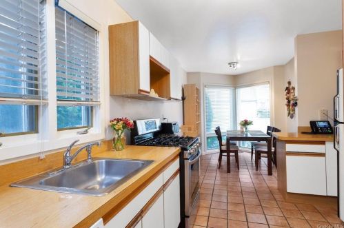 45 Spg Pond Dr, Crotonville NY  10562-2034 exterior