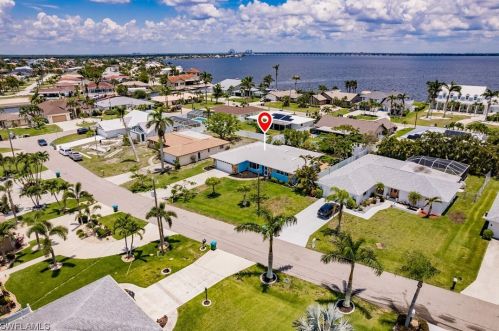 3311 22nd Ave, Cape Coral FL  33904-4422 exterior