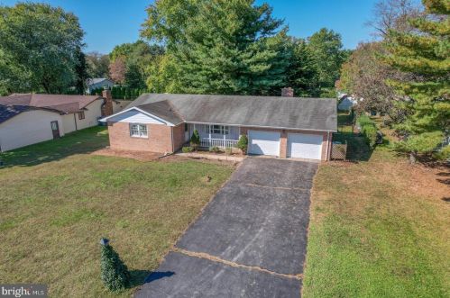 54 Meadow Glen Dr, Dover, DE 19901-5542