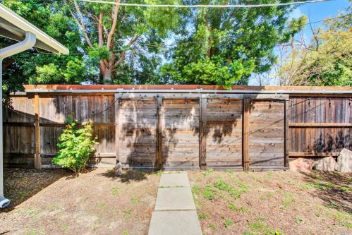 311 Edgewood Dr, Vacaville CA  95688-3602 exterior