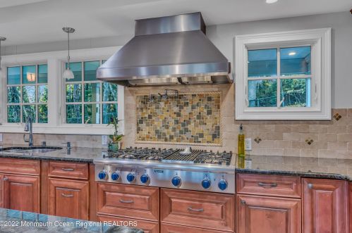 34 Windsor Dr, Little Silver NJ  07739-1311 exterior