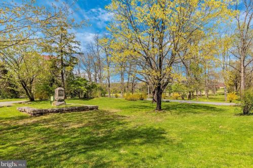 309 Williams Cir, Collegeville PA  19473-2344 exterior