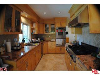 3654 Green Vista Dr, Van Nuys CA  91436-4038 exterior