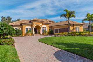 3911 Founders Club Dr, Sarasota, FL 34240-1452