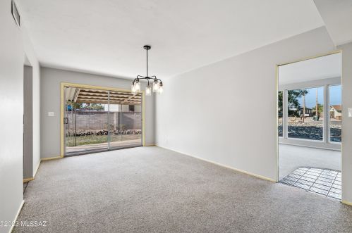 8542 Desert Steppes Dr, Tucson AZ  85710-4210 exterior