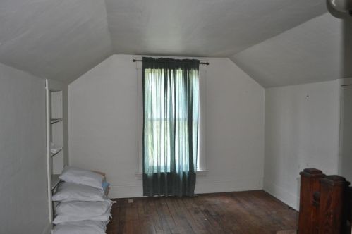 602 State St, Brown County, OH 45121-1422