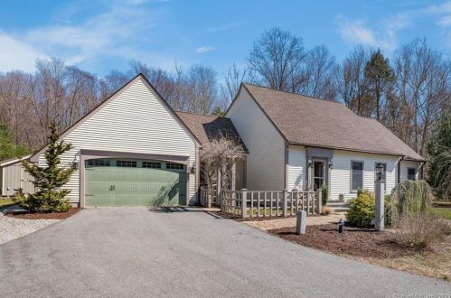 9 Valley Brook Rd, Moodus, CT 06469-1172