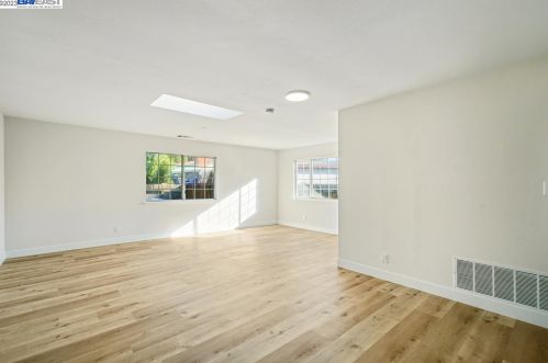 2954 Clearland Cir, West Pittsburg CA  94565-3243 exterior