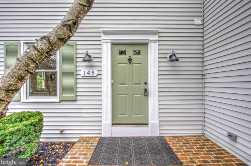 145 Ridings Way, Lancaster PA  17601-1707 exterior