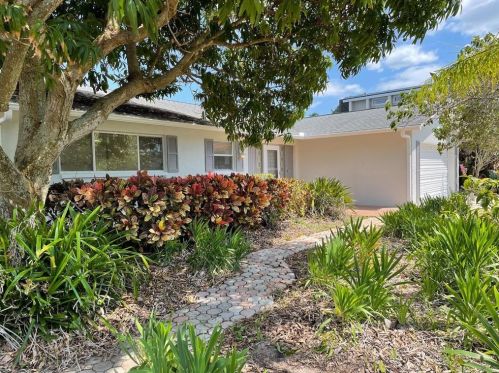 344 Crosswinds Dr, Palm Harbor, FL 34683-1304