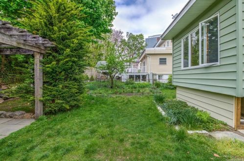 79 Division St, New Rochelle, NY 10805-5523
