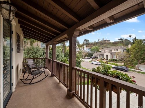 7463 Circulo Sequoia, Carlsbad CA 92009-8467 exterior