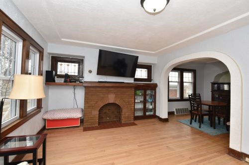 2752 81, Milwaukee WI 53222-3809 exterior