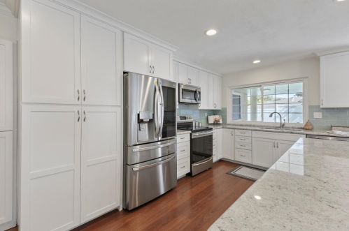 7180 Orchard Dr, Gilroy CA  95020-6307 exterior