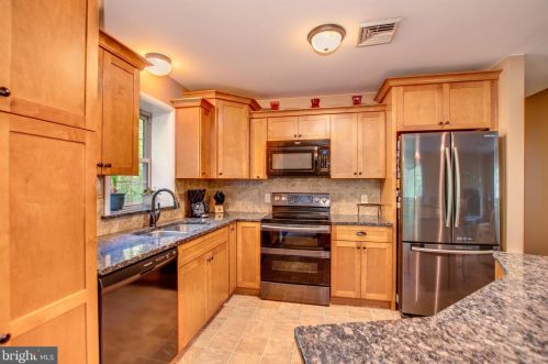 100 Hilldale Rd, Etters PA  17319-9469 exterior