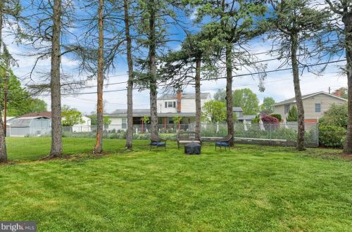 541 Old Orchard Ln, Camp Hill PA  17011-1829 exterior