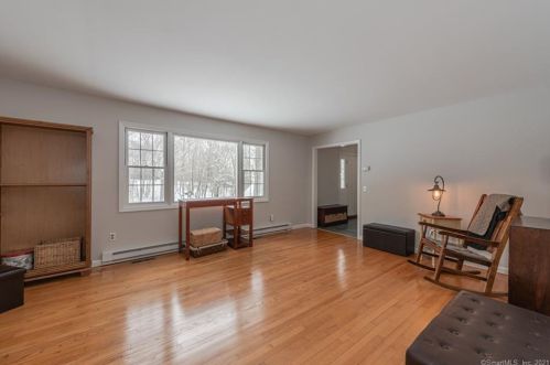 56 Great Ring Rd, Sandy Hook CT 06482-1605 exterior