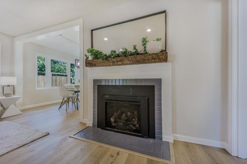 1172 Fay St, Redwood City CA  94061-2241 exterior