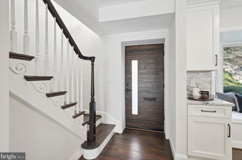 5011 V St, Washington, DC 20007-1551