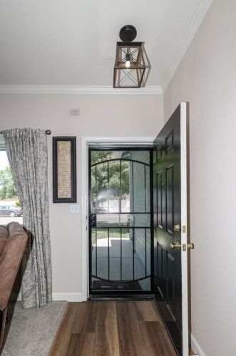 3387 Four Seasons Dr, Turlock CA  95382-9713 exterior