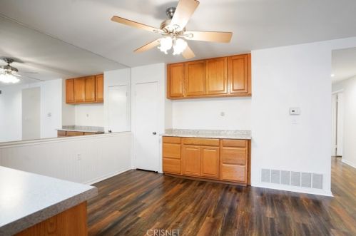 26817 Oak Branch Cir, Santa Clarita CA  91321-1455 exterior