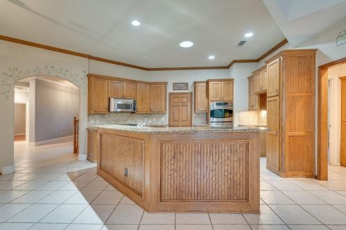 6109 Gateridge Dr, Lewisville TX  75028-2396 exterior