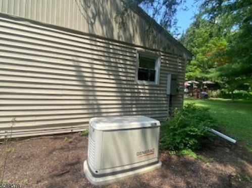 111 Lilac Dr, Annandale NJ  08801-3454 exterior