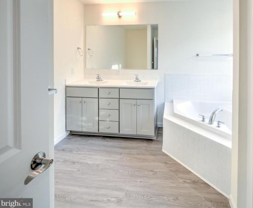 111 Mourning Dove Ln, Dover DE  19901-9322 exterior