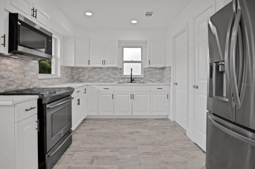 10 Celeste St, Apopka FL  32703-7502 exterior