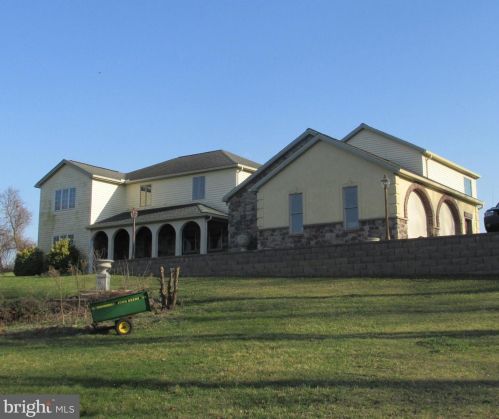 158 Harristown Rd, Lapark, PA 17562-9624