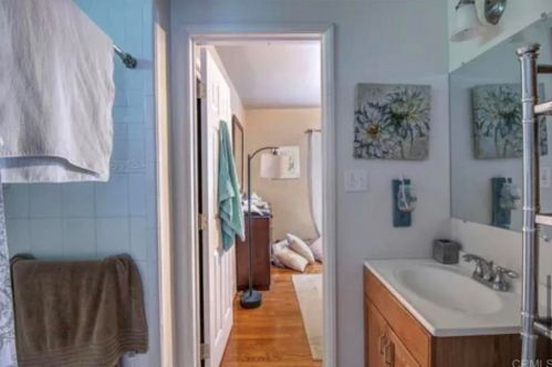 3721 Riviera Dr, San Diego CA 92109-6647 exterior