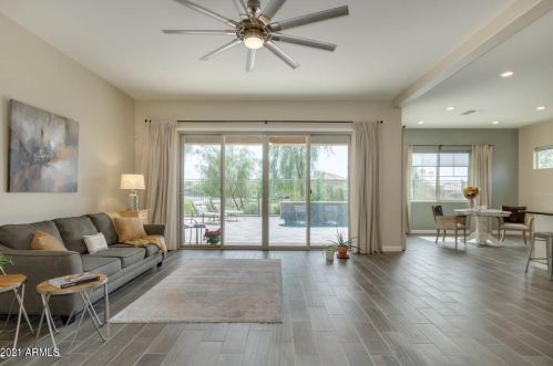 4926 Quiet Way, Gilbert AZ  85298-0648 exterior