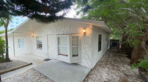 250 Fairweather Ln, Fort Myers Beach, FL 33931-3227