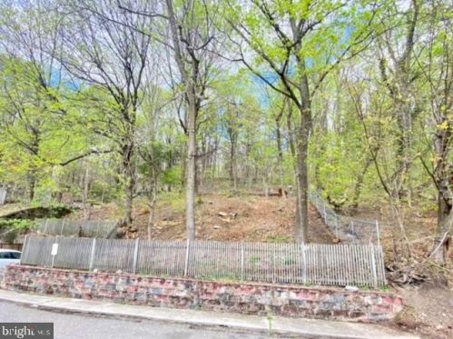 401 Chestnut St, Ashland PA  17921-1322 exterior