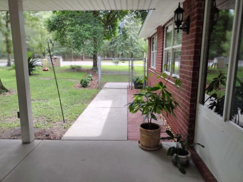 194 Creekside Ln, Defuniak Springs FL  32433-4906 exterior