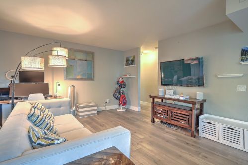 8522 Summerdale Rd, San Diego, CA 92126-5435