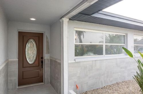 533 Lillian Dr, Saint Petersburg, FL 33708-2369