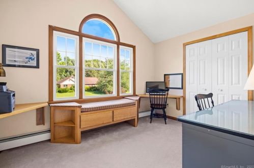 10 Wedgewood Ln, Wapping CT 06074-1580 exterior