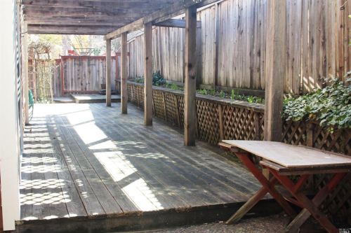 2647 Lago Oaks Dr, Santa Rosa CA  95405-9100 exterior